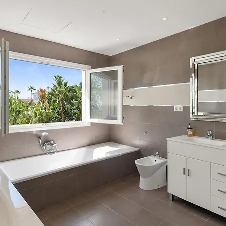 Breathtaking Views From Near - Heated Villa Marbella