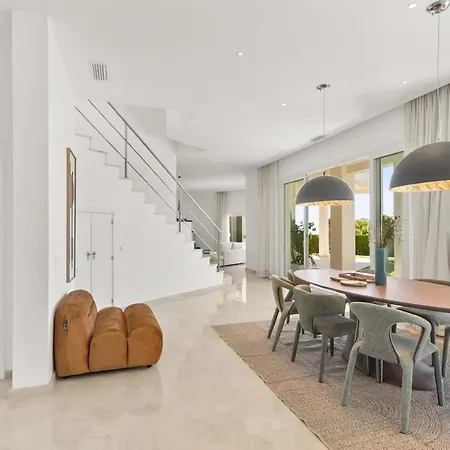 Breathtaking Views From Near - Heated Villa Marbella